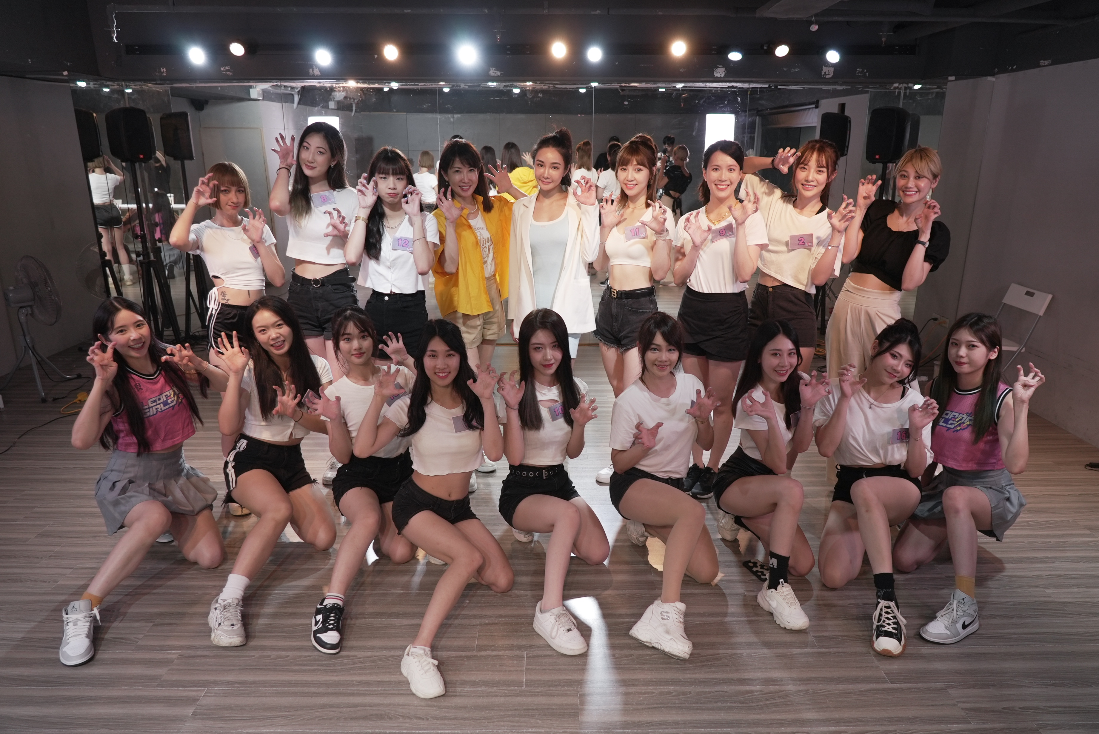 電豹女最終決選會　13名女孩魅力四射