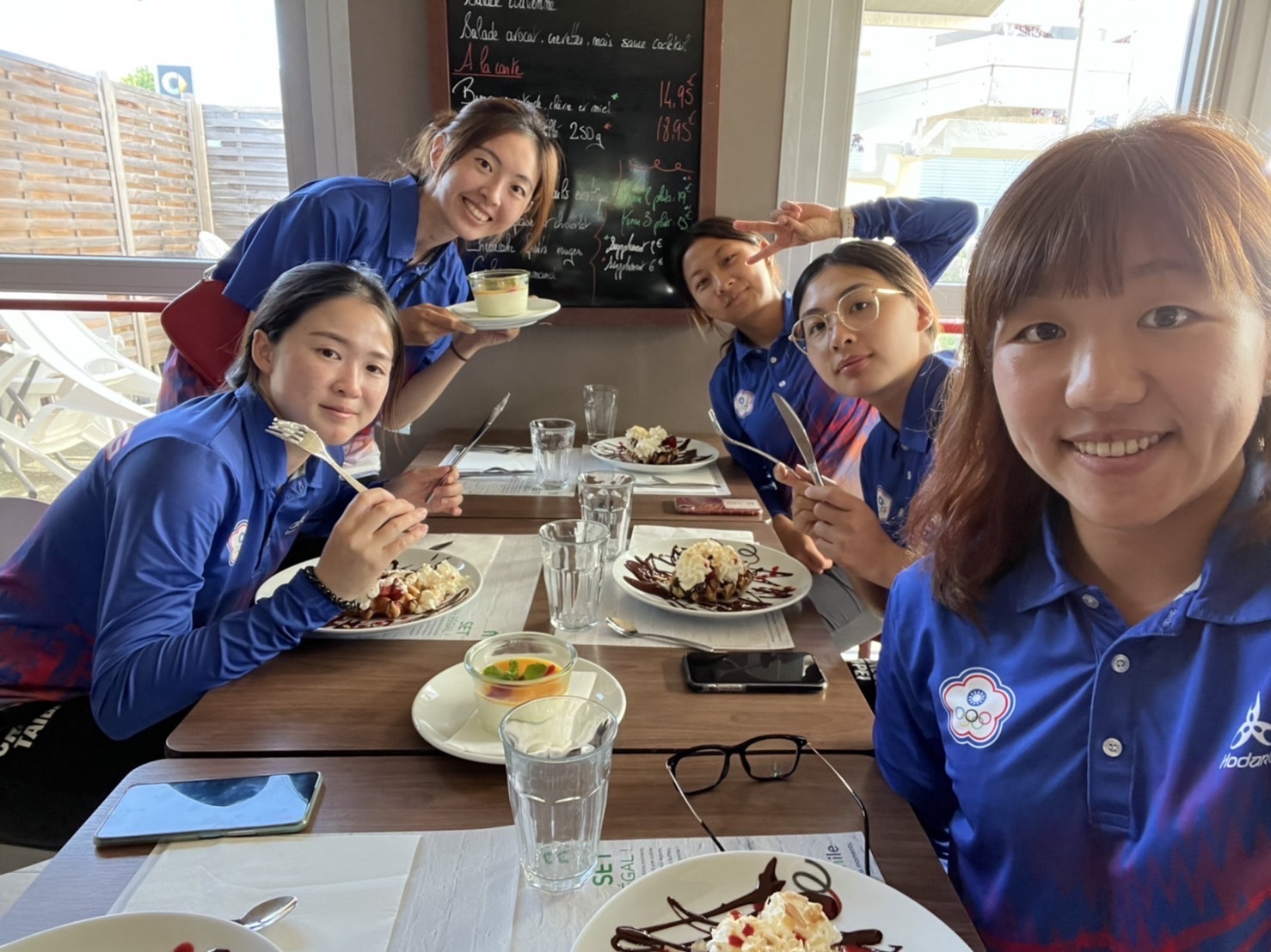 反曲弓女團享受比賽　郭紫穎成紓壓甜點試吃白老鼠