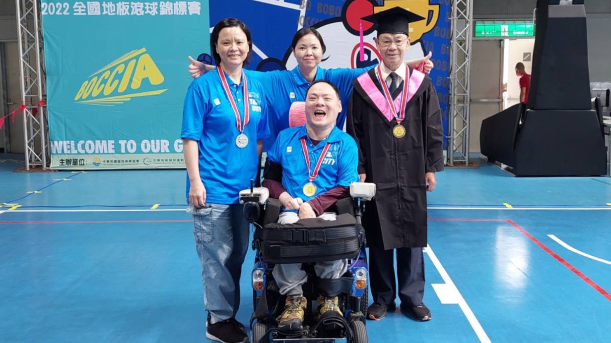 地板滾球》陳銘哲走出低潮奪金牌　最感謝姊姊不離不棄
