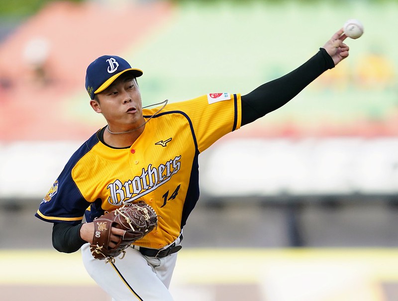 魏碩成首場官辦熱身賽先發投5局失1分　助總：控球更好就有機會開季一軍