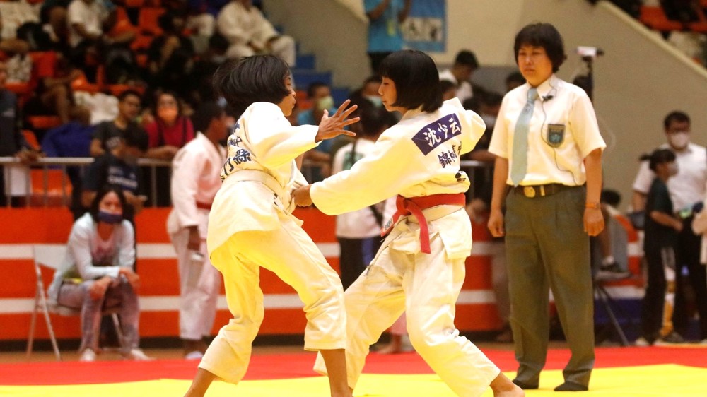 柔道／鍾佩欣奪首金　尖石國中教練3女兒都拿金牌