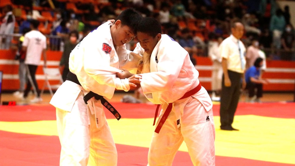 柔道／竹圍張恩翊殺出第八級　枋竂摘4金稱霸國中組