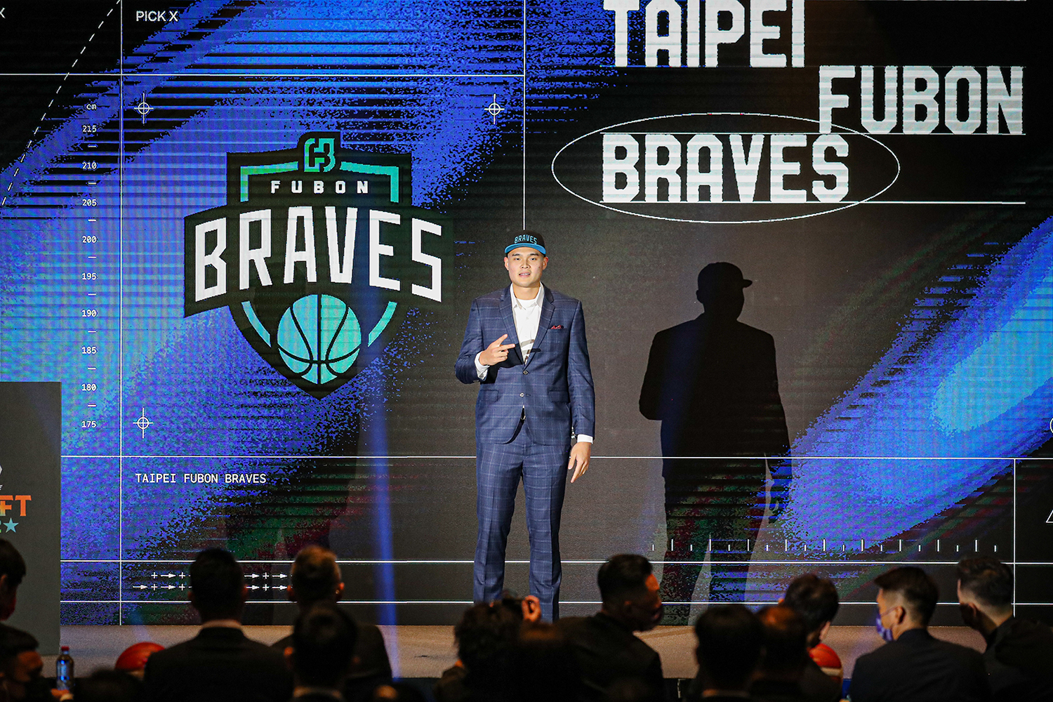 高中就關注陳范　許總：看到以前的陳信安