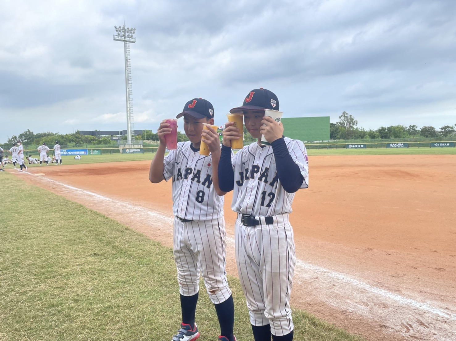 U12》陳偉殷暖心送飲料　吉見一起回憶起往事