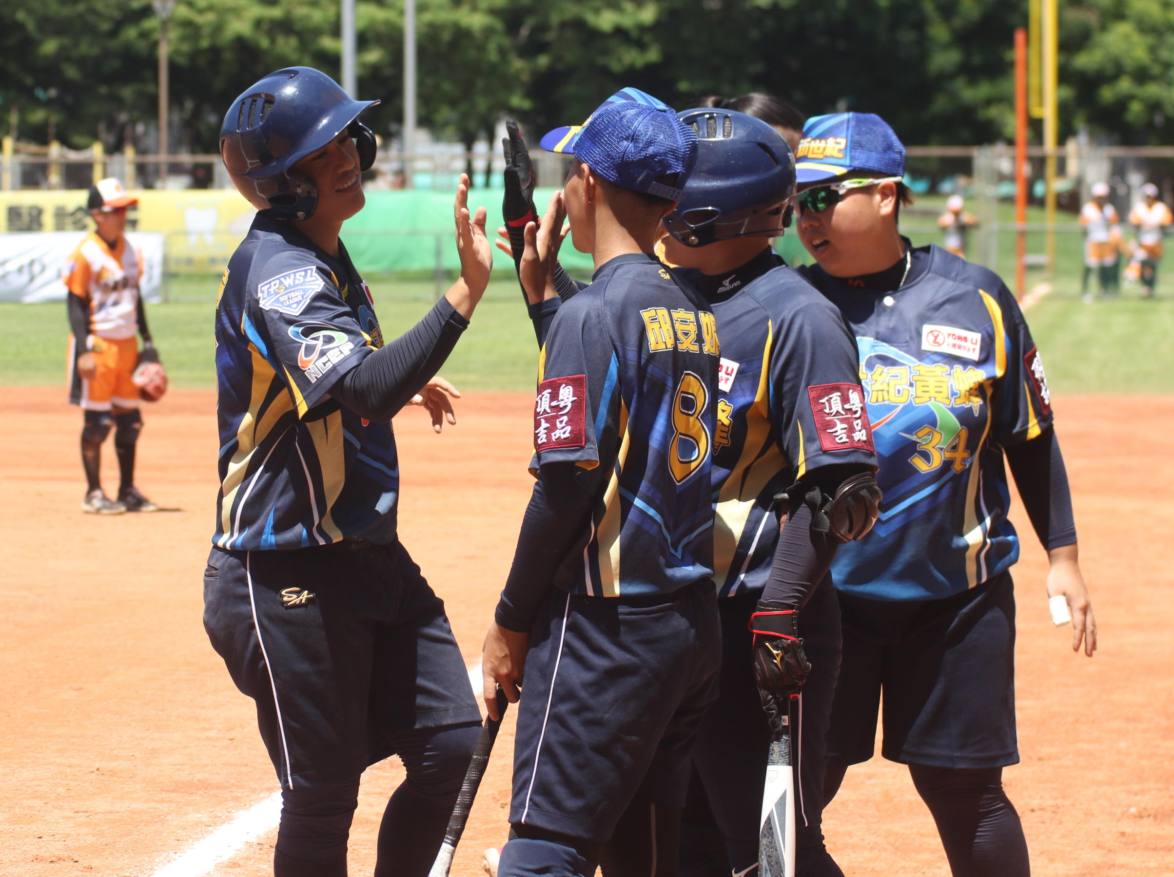 企壘下半季高雄揭幕　潘竹瑜開轟4打點助新世紀黃蜂開紅盤