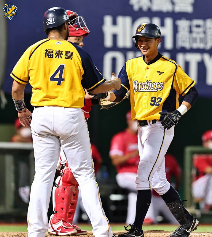 中信兄弟「完全」全壘打史上第3次 4轟打進10分 - 棒球 - TSNA體育新聞團隊