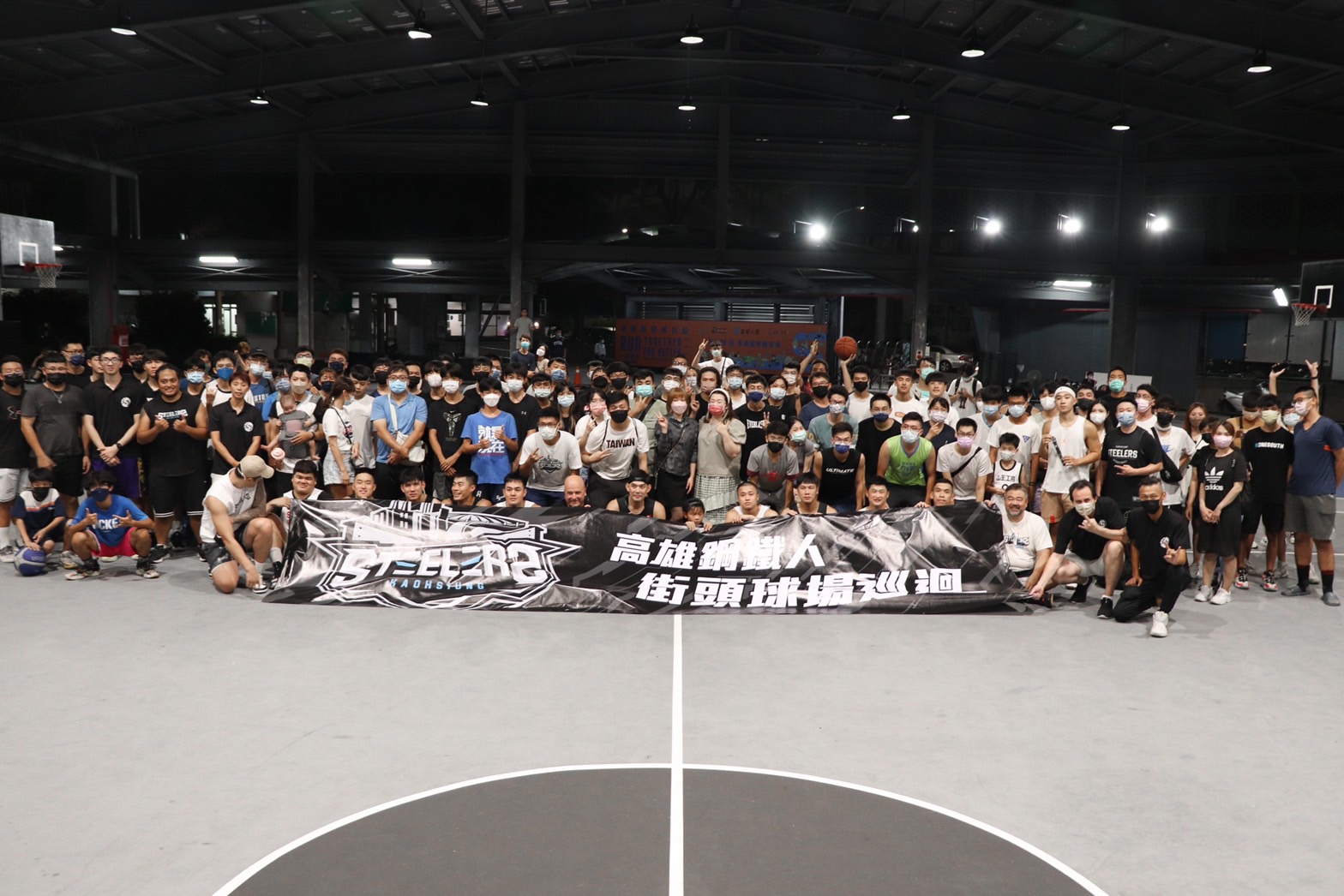 鋼鐵人送熱身賽門票　擠爆中正技擊館