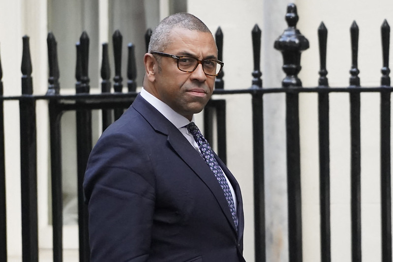 呼籲LGBT球迷遵守卡達法律　英外長遭批