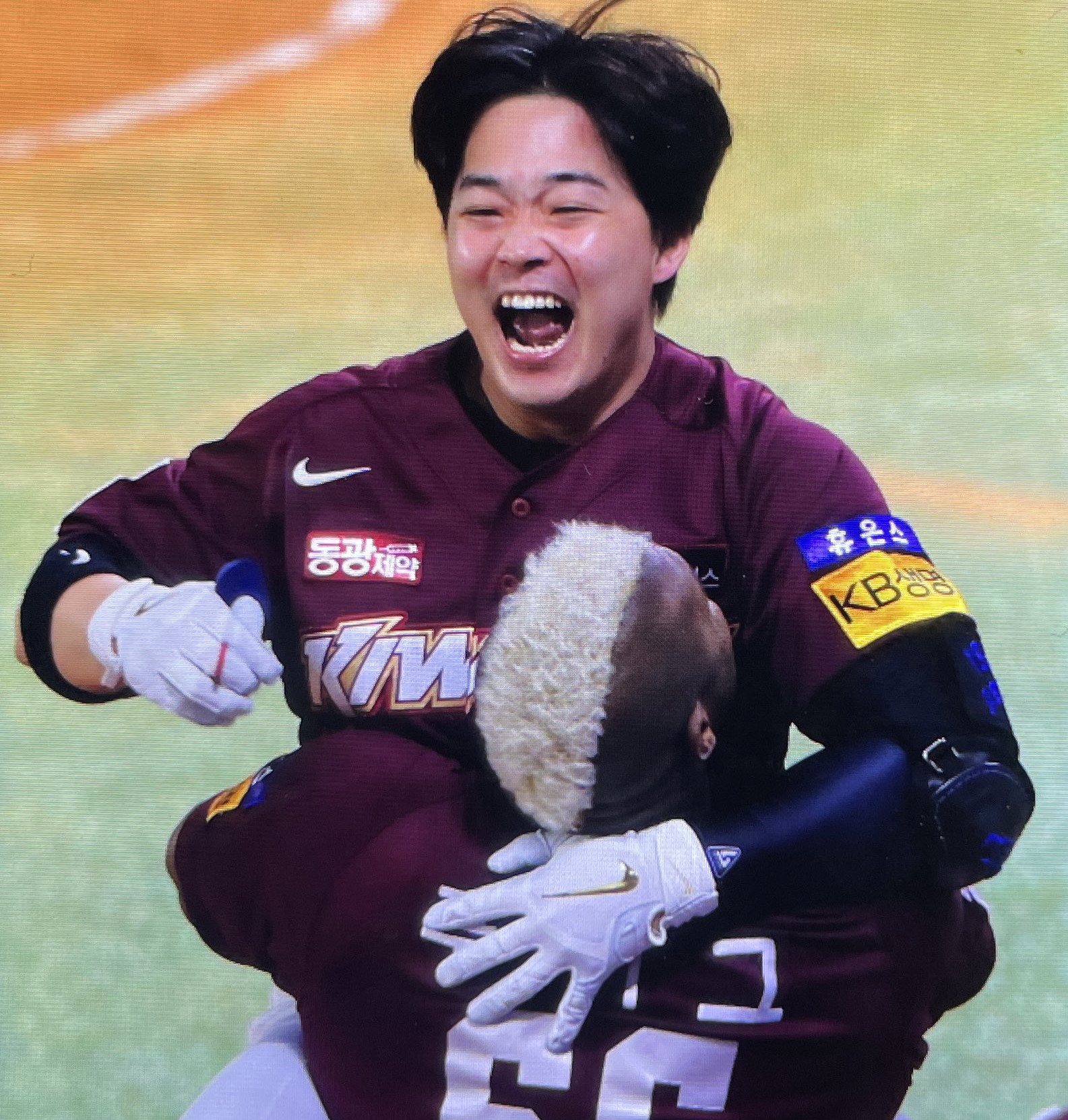 韓國大賽9局上、下代打都開轟　英雄奪勝、象魔力吞敗