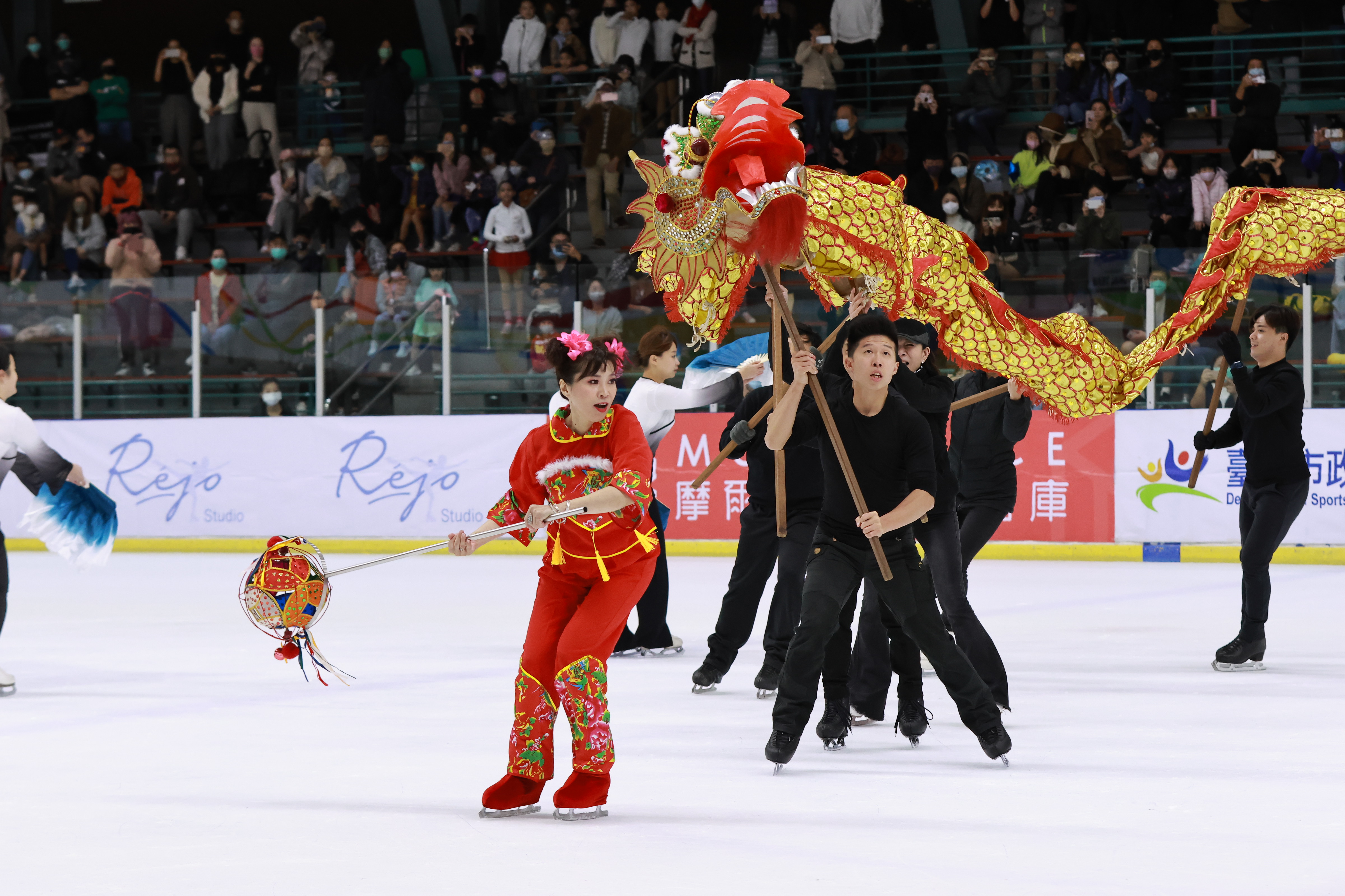 中正盃滑冰賽落幕　道具秀掀賽事高潮