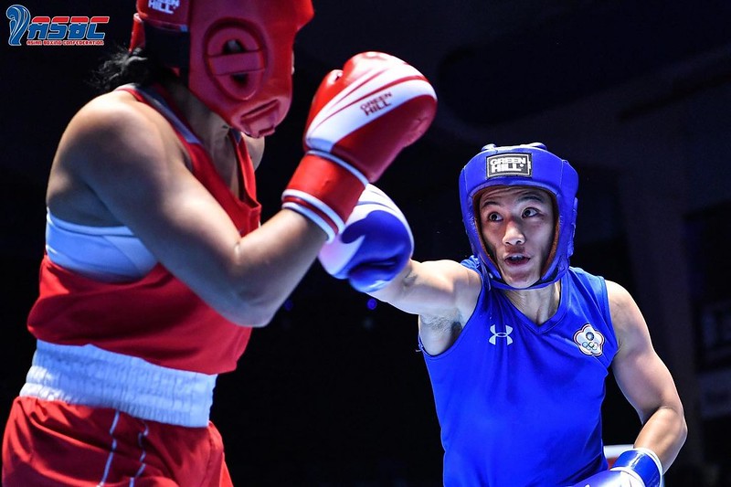 首奪亞錦賽金牌　陳念琴開心跳地板動作