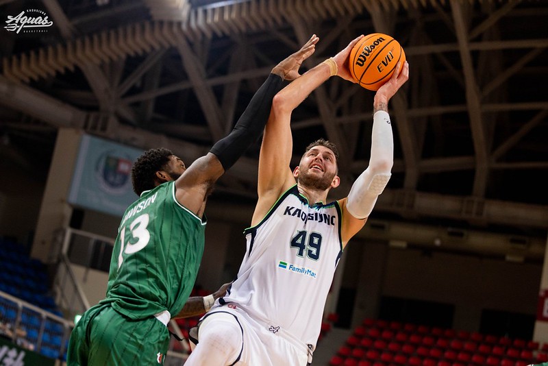 庫薩斯豪取33分　海神踢館成功