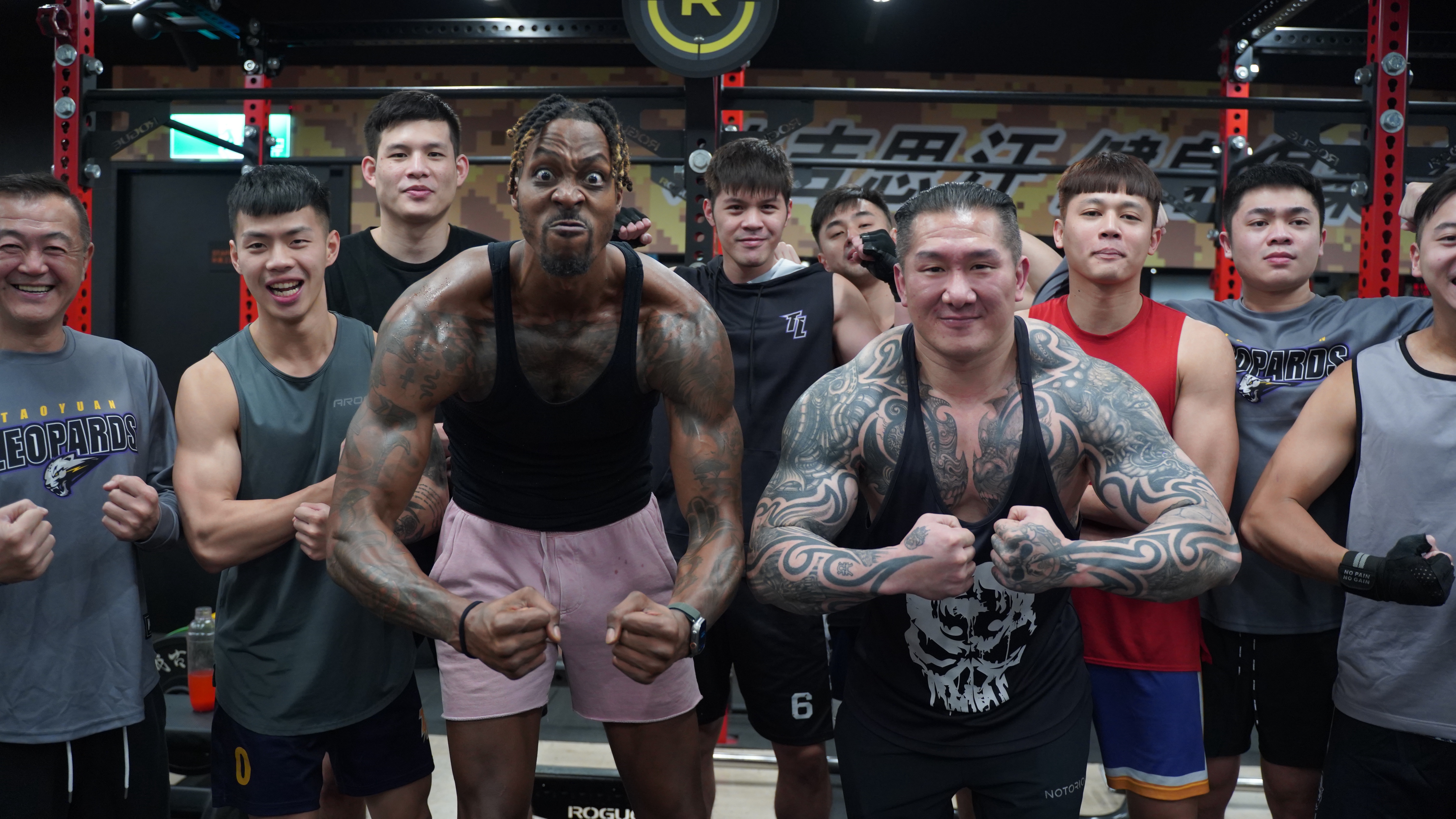 霍華德、館長同框！　與隊友分享夜市初體驗