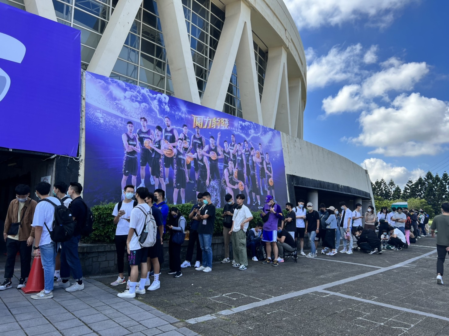 魔獸魅力無法擋　球迷賽前8小時到場