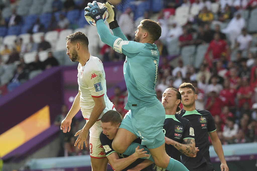 澳洲門將Ryan擋下突尼西亞進攻　袋鼠軍團本屆首勝到手