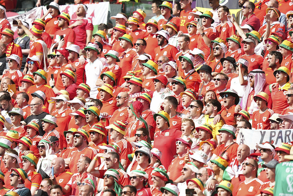 球迷於卡達場外身亡　威爾斯足協發文哀悼