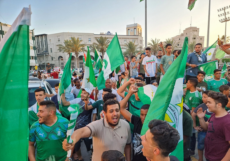 戶外圍觀世界盃　被衝突撕裂的利比亞人因為足球而團結