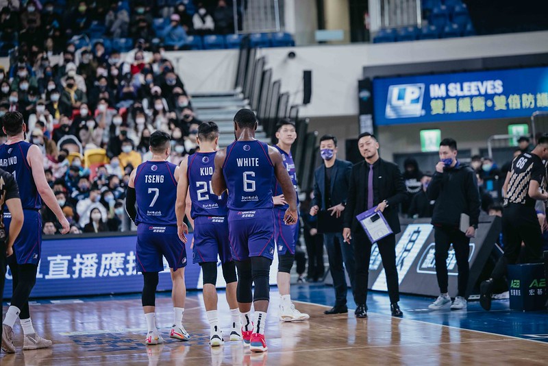 談布拉、林宜輝離隊　林冠綸：把責任還給本土