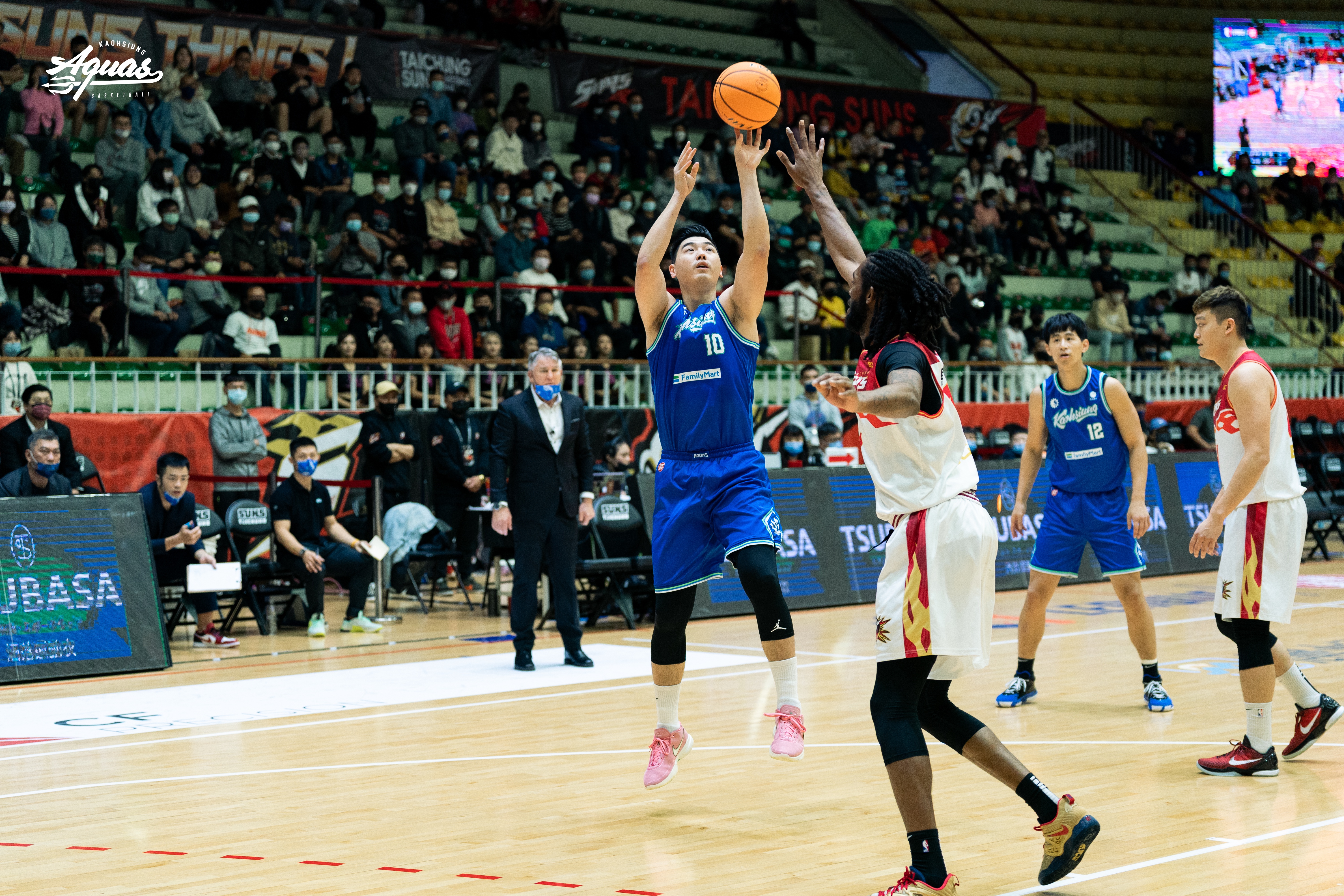 海神末節拉開差距　百分射日迎接2023年