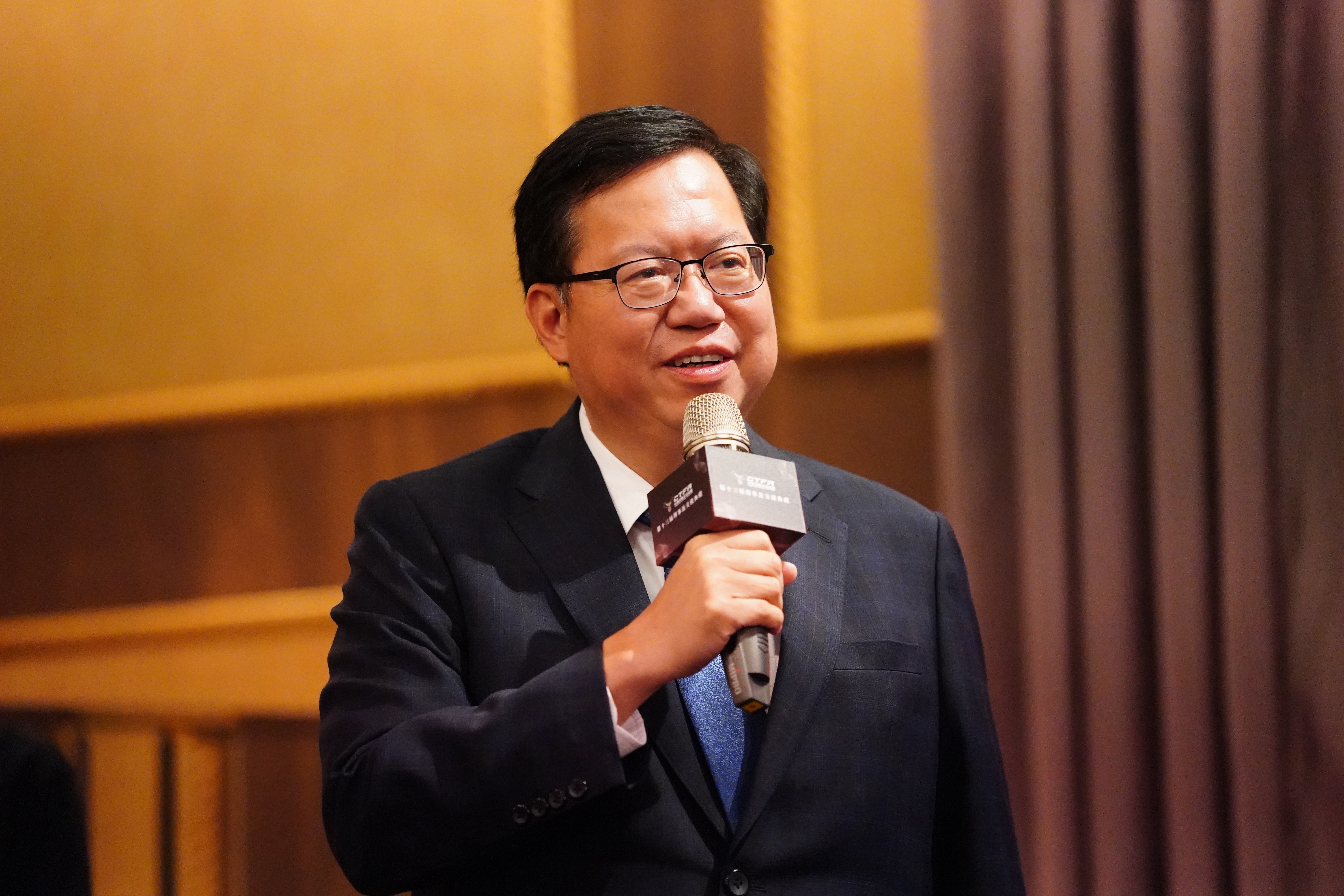 鄭文燦辭去足協理事長　任期僅3個月