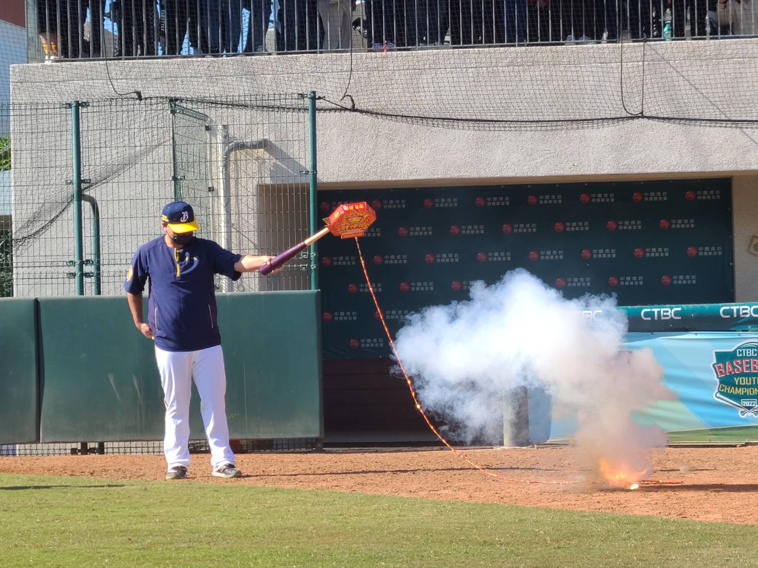 中信兄弟拚3連霸　開訓還是用詹子賢球棒放鞭炮