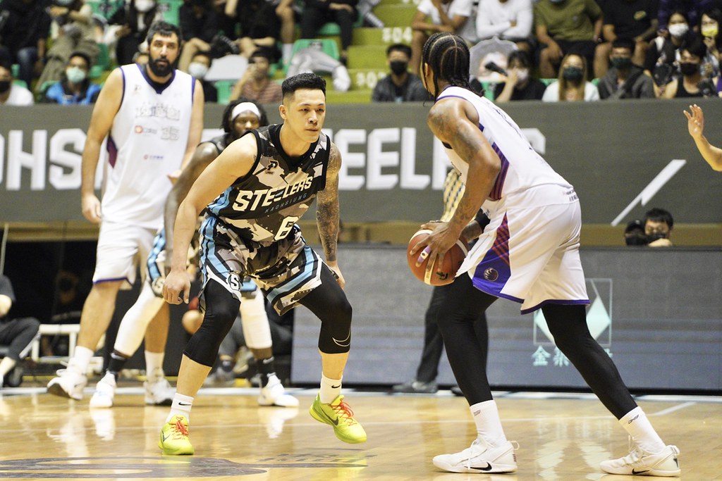 周儀翔膝傷缺陣　近期將做最後定奪