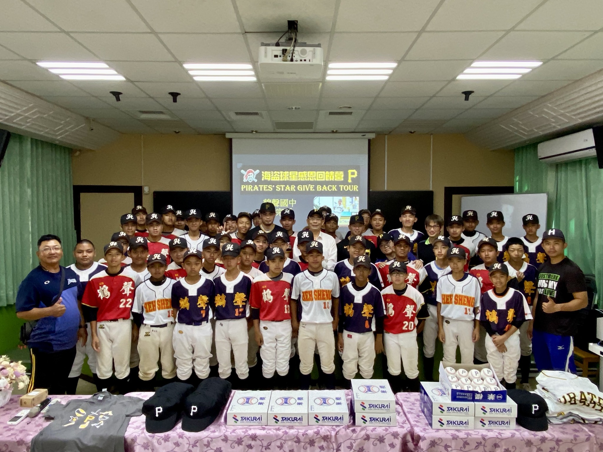 經典賽國手鄭宗哲回饋母校鶴聲國中　辦訓練營分享旅美經驗