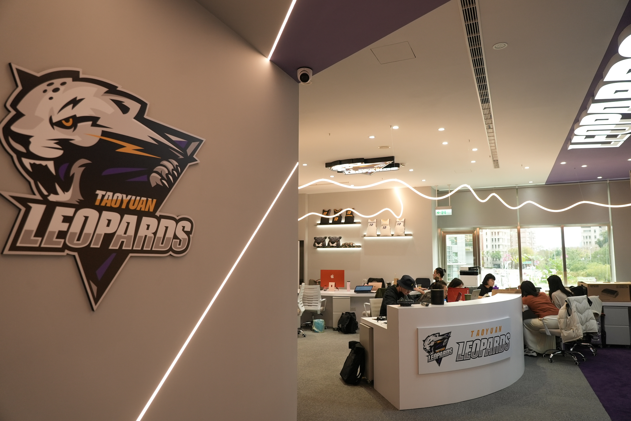 慶祝止敗　「雲豹棲息地」球團辦公室全新落成