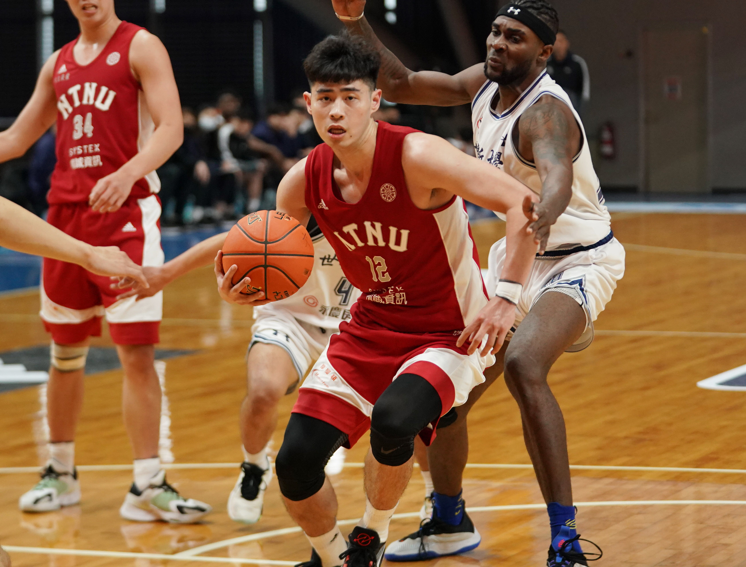 斬斷世新12連勝　林信寬34分領師大晉級