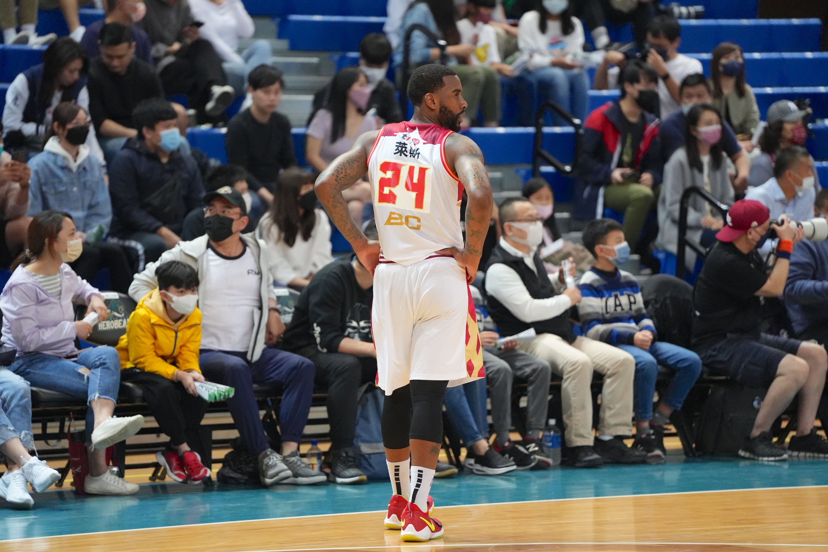 太陽萊斯背號臨時改為24　原因是Kobe