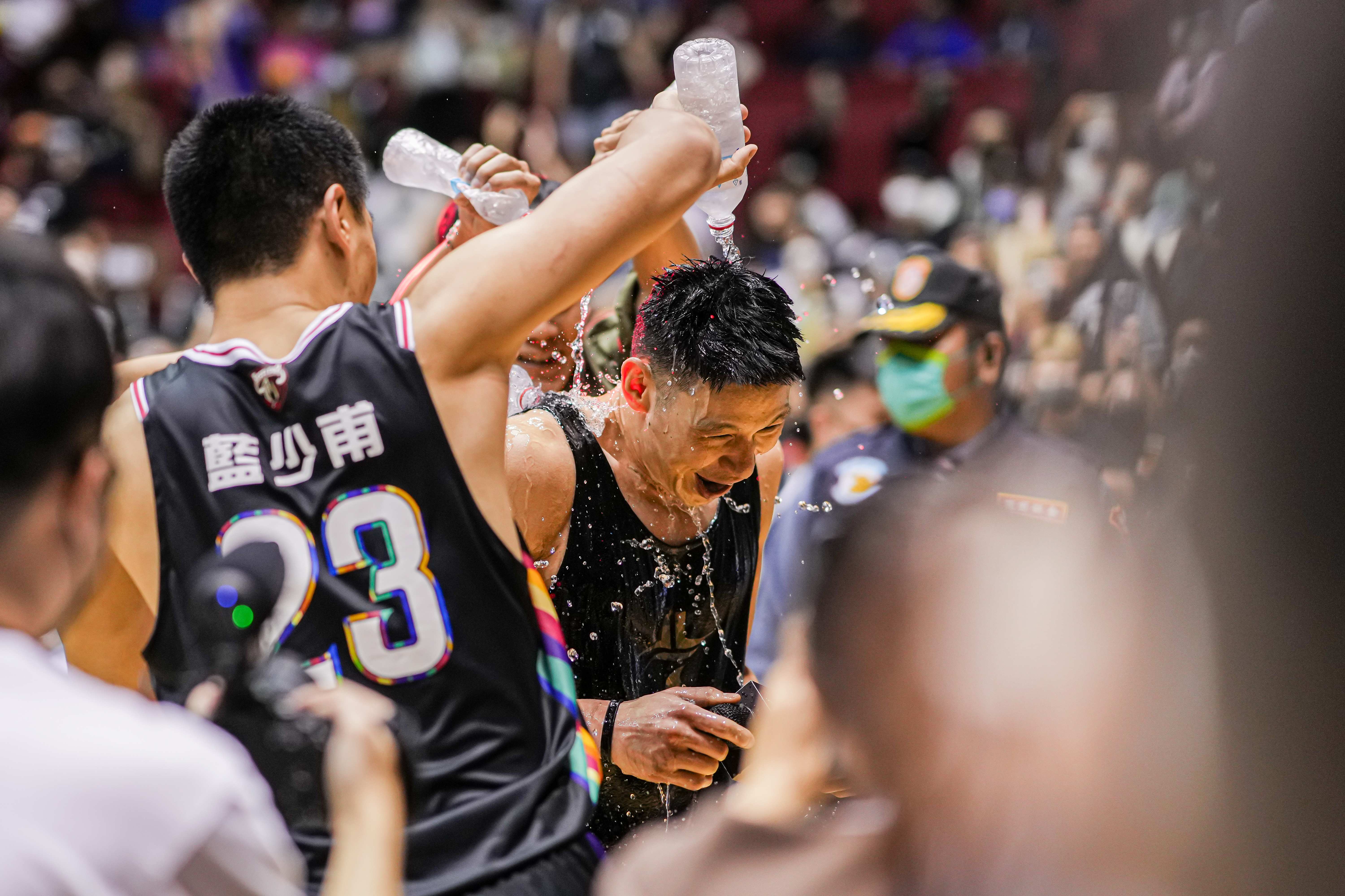 前晚跟弟弟打電動　林書豪像在作夢