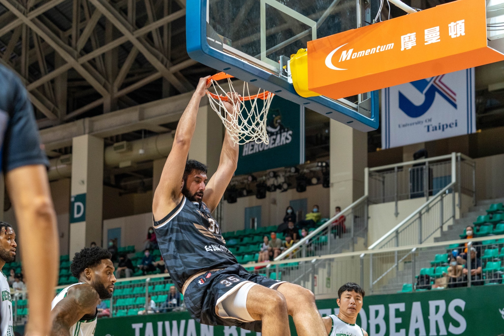 布拉34分領軍  本季首度踢館台啤成功