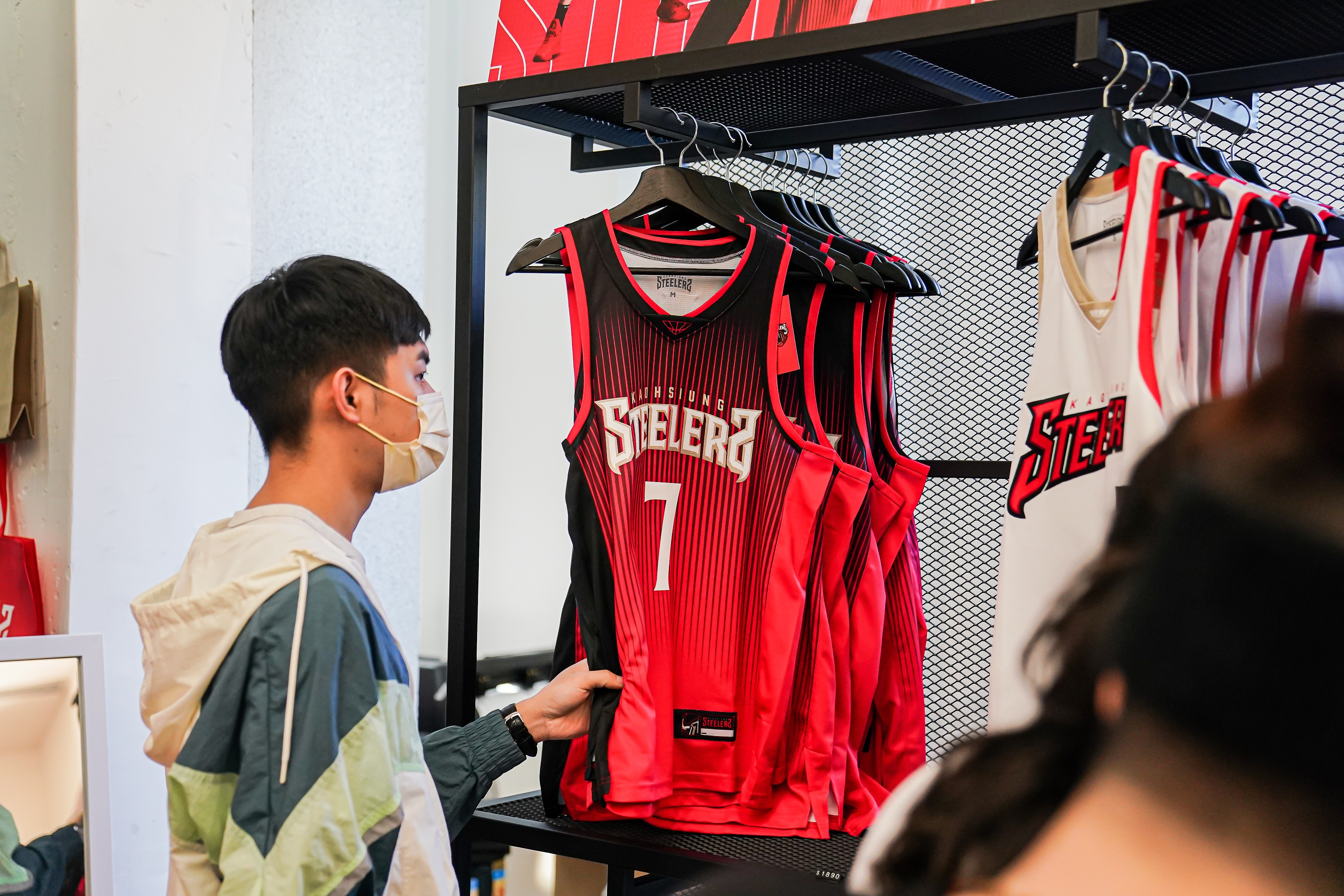 林書豪球衣太熱門　竟出現假貨！