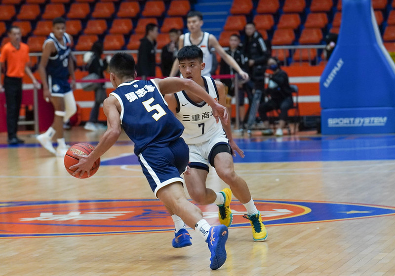 張志葦、張志佑兄弟首次對決　弟弟砍全場最高分助東泰開胡