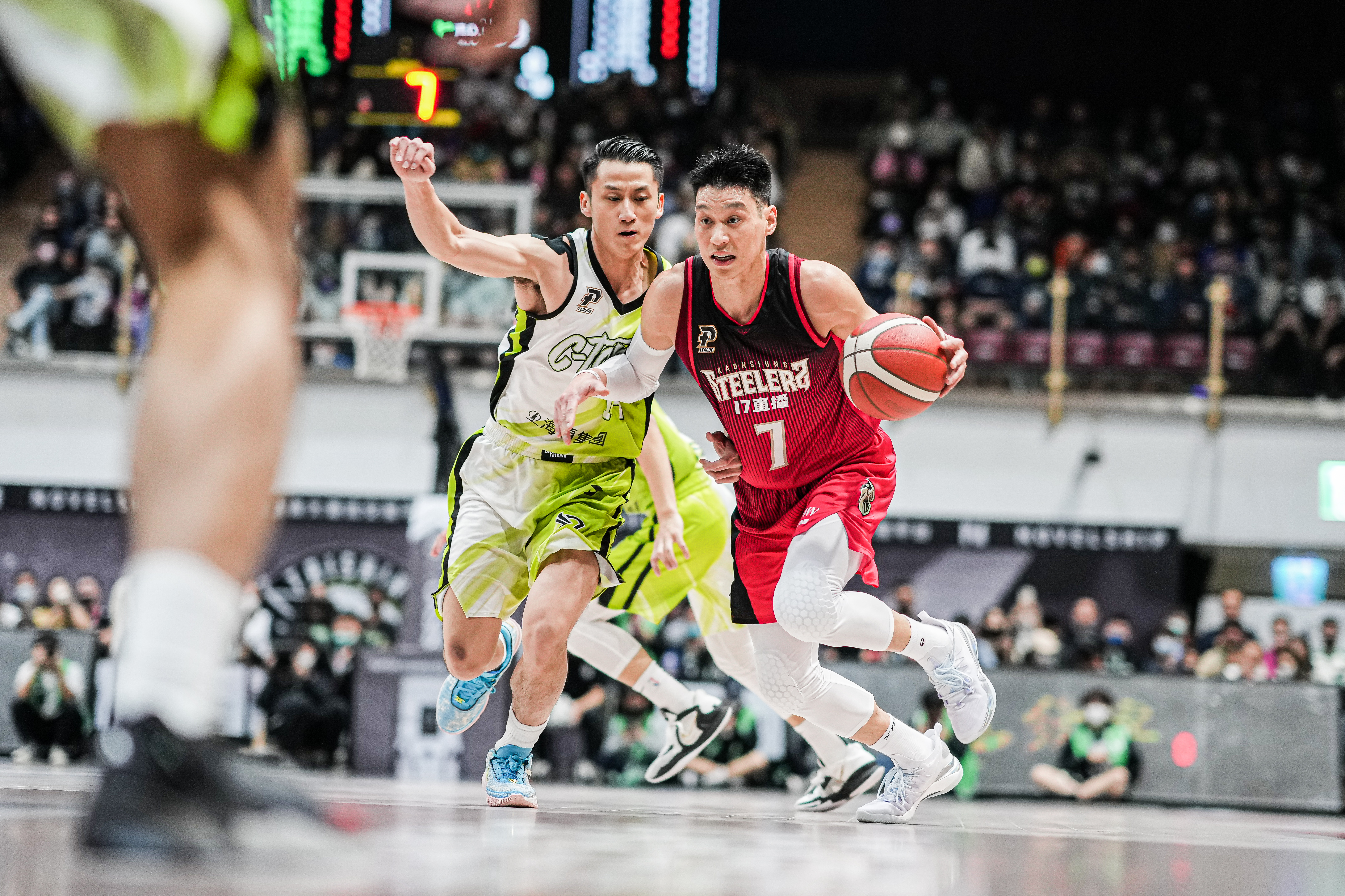 開賽4分鐘就扭傷雙腳踝　林書豪：肯定會有情緒