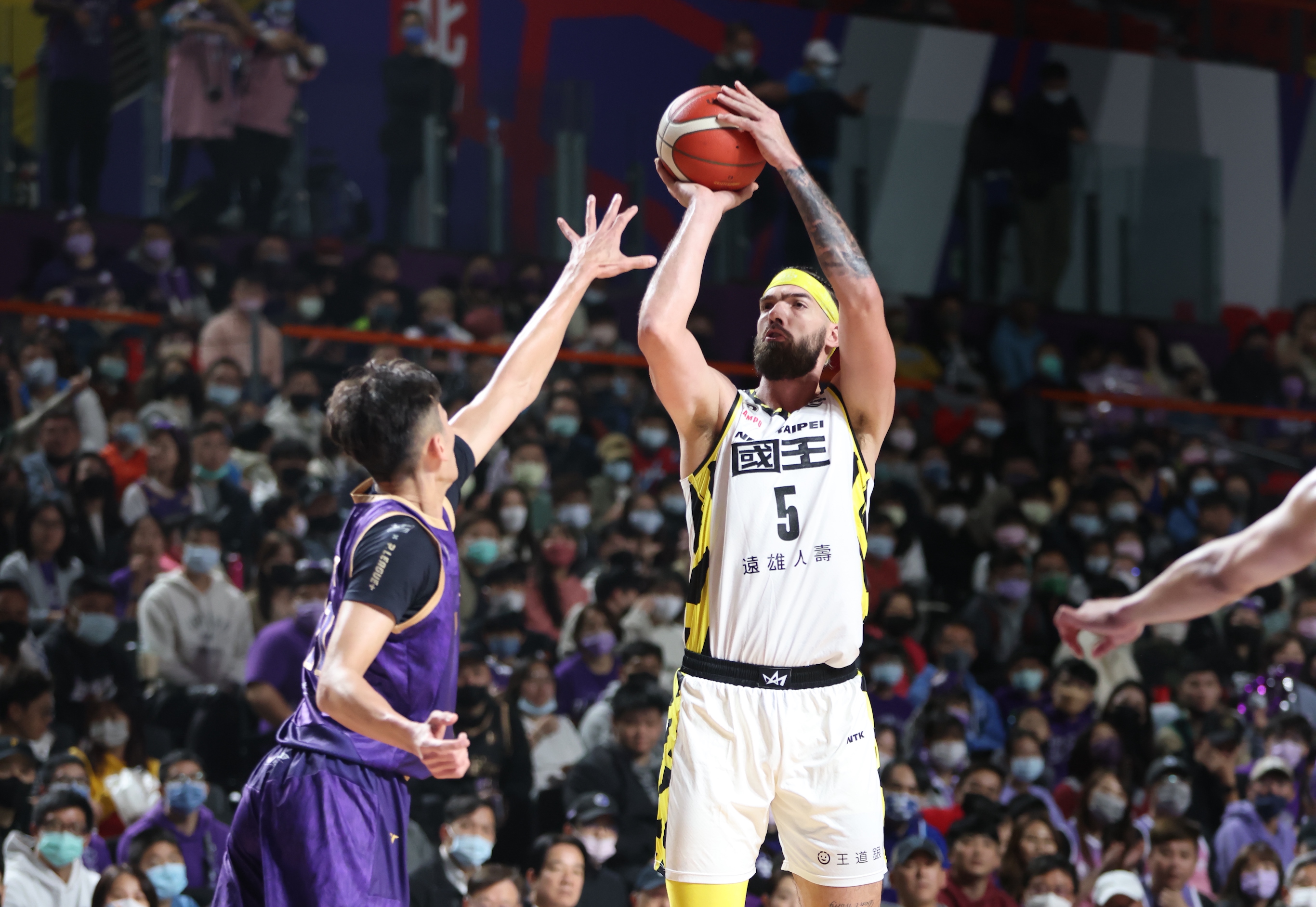 紀錄之日　牧倫斯44分24籃板　國王力克攻城獅