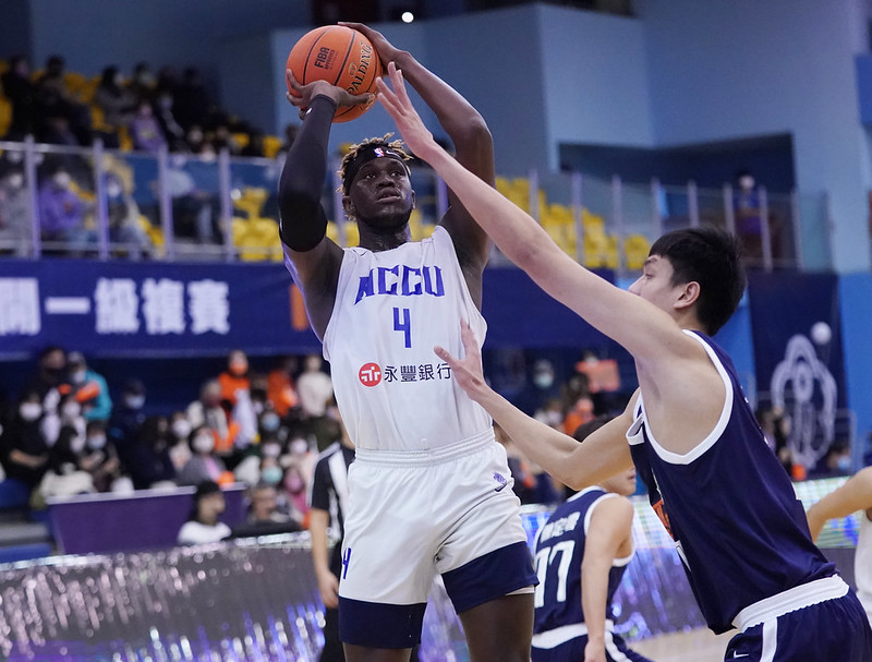 莫巴耶攻30分　政大退國體收8強首勝