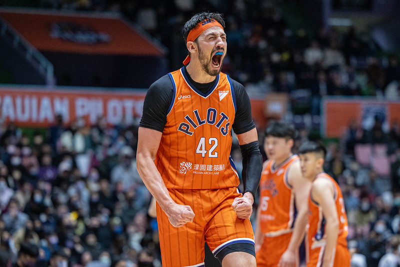 沃許本致勝補籃　領航猿中斷富邦8連勝