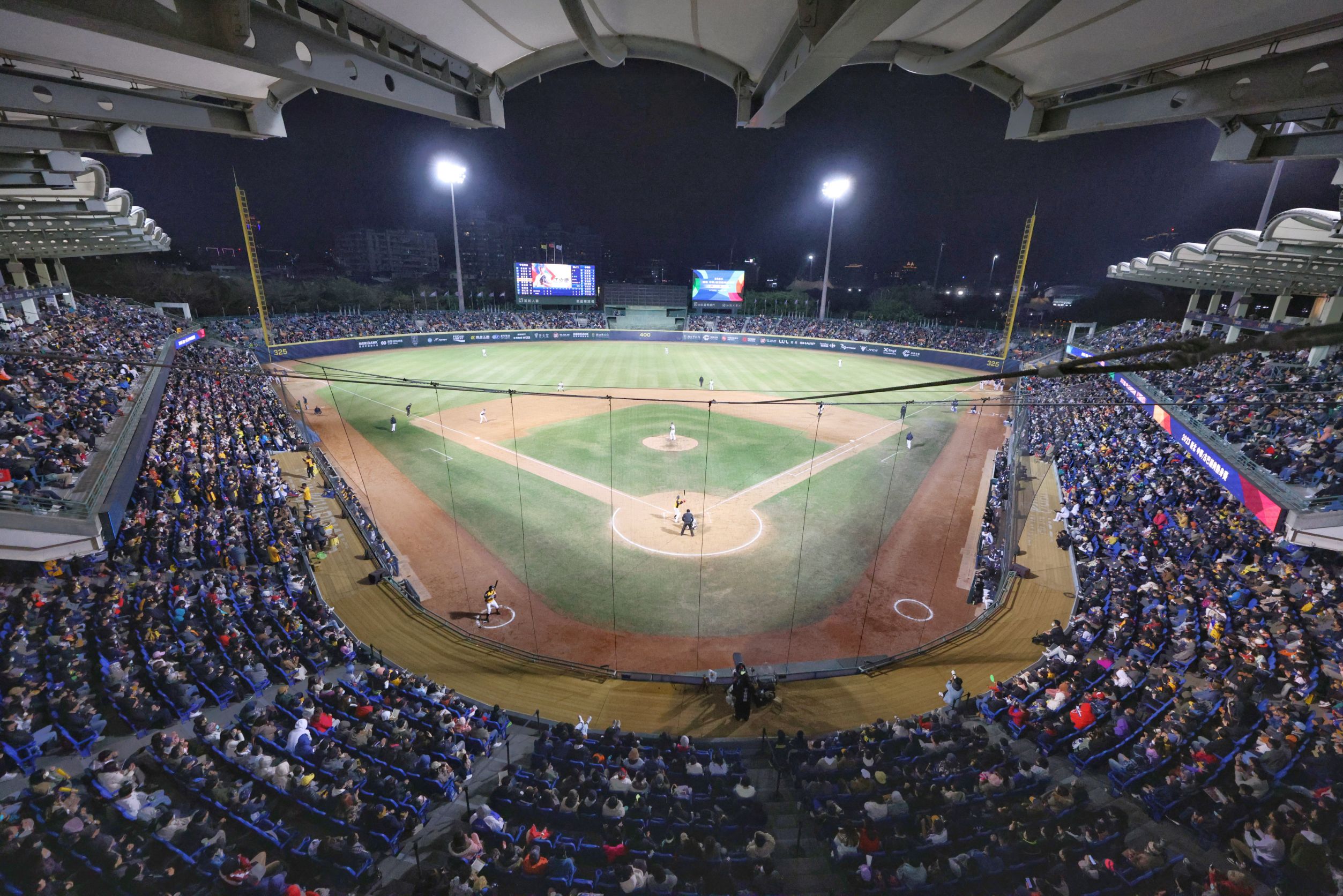WBC》連假＋對兄弟　中華隊熱身賽滿場12100人進場