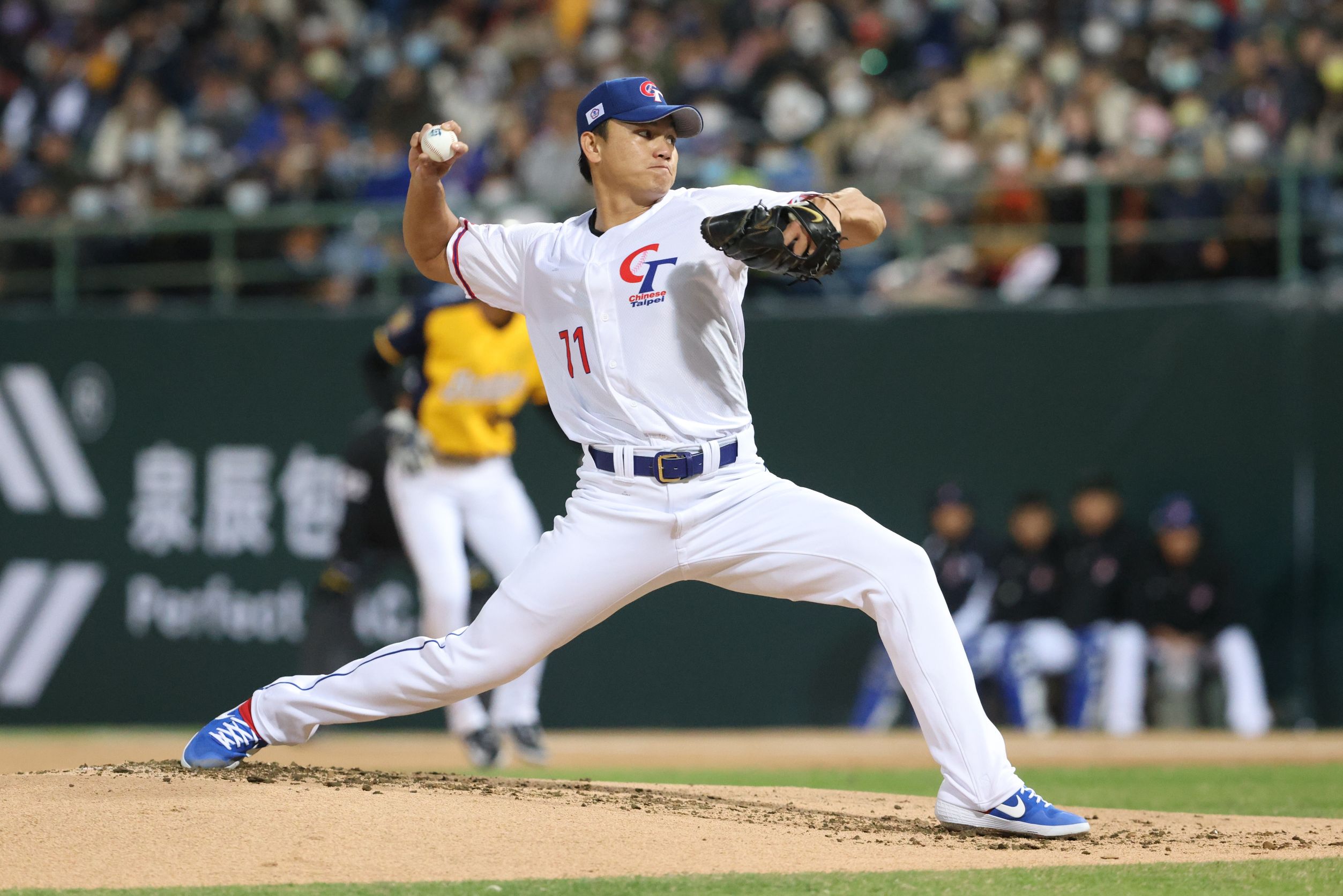 WBC》滿場球迷下投球小興奮開局遇亂流　江少慶及時穩住