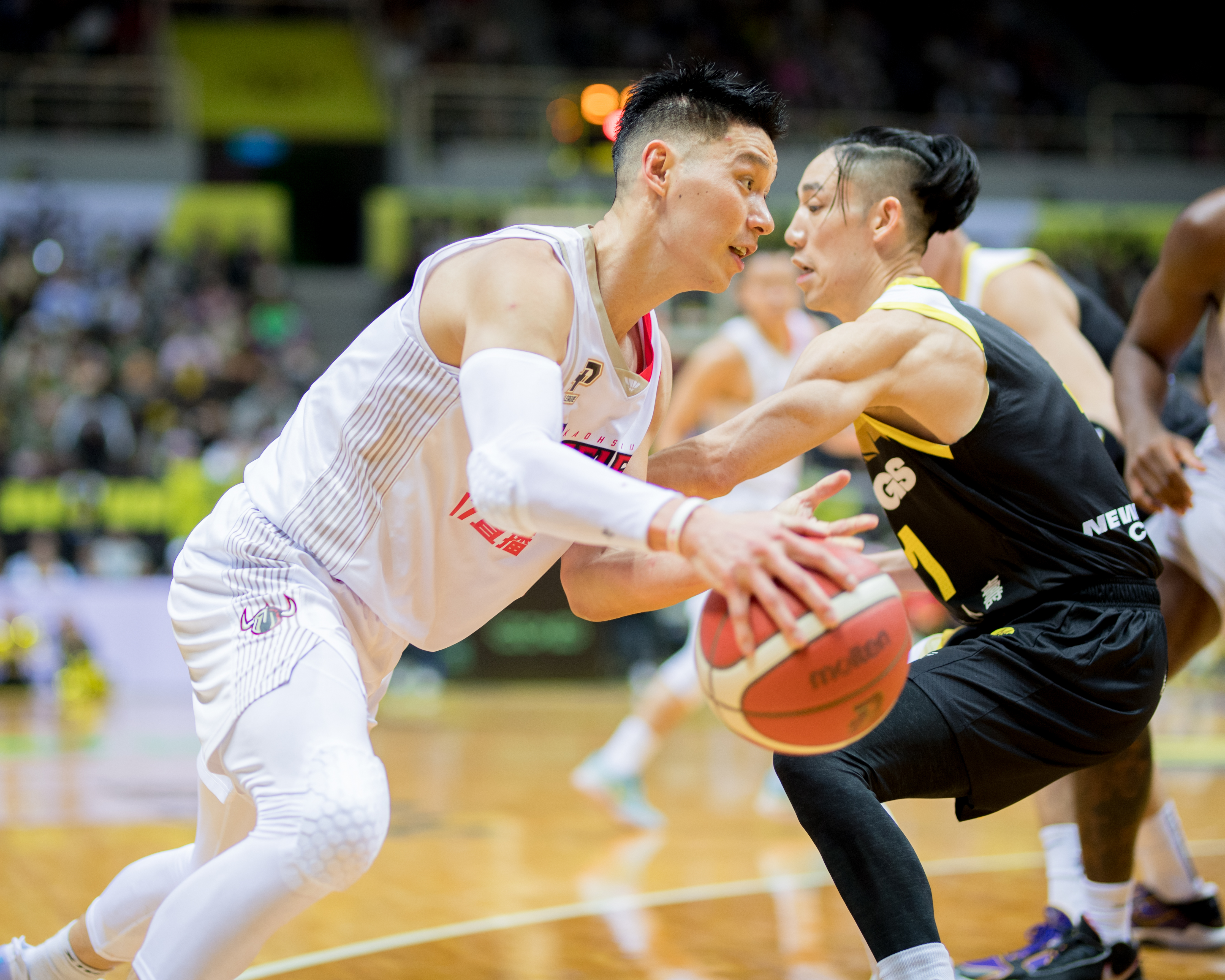 與弟弟對戰成真　林書豪賽後哽咽