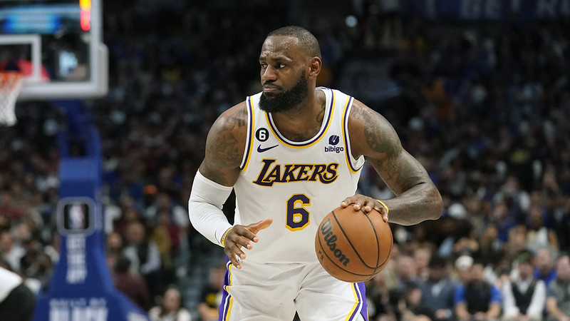 湖人宣布LeBron右腳肌腱受傷　缺陣3周