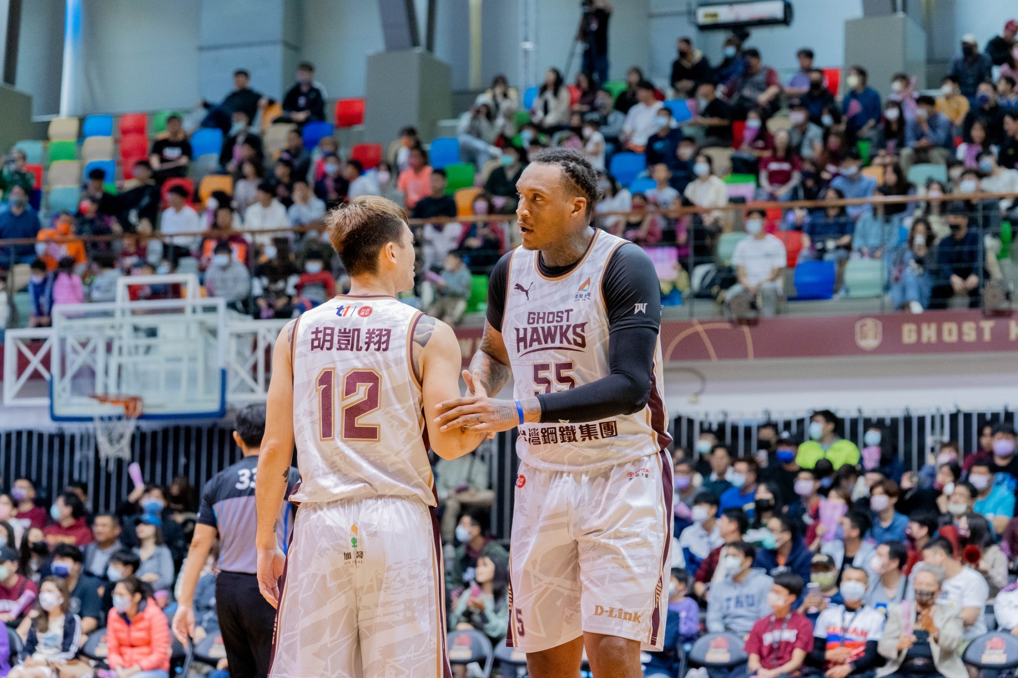 末節狂轟41分　獵鷹主場逆轉英熊收5連勝