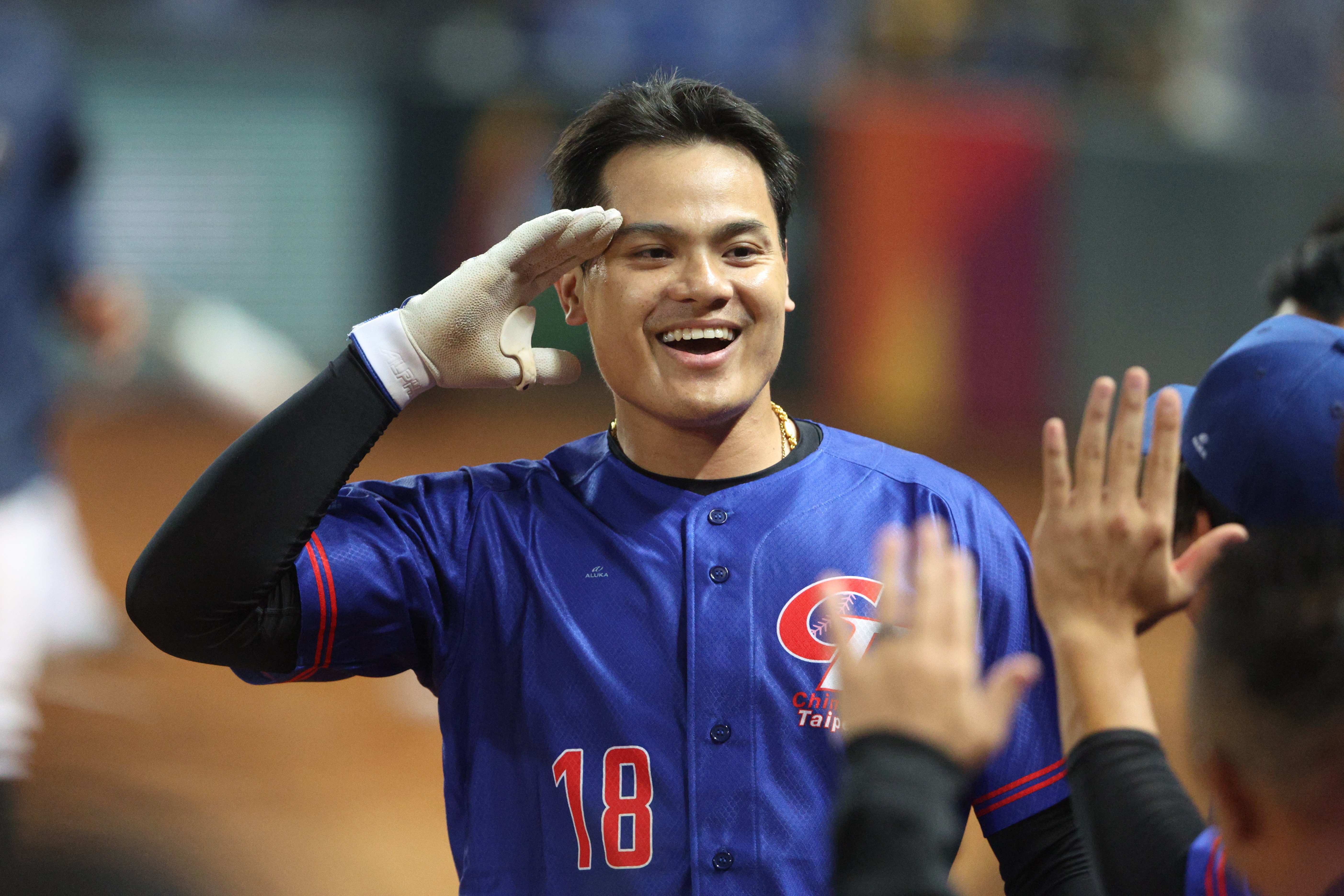 WBC》用高EQ自嘲與火燙表現讓全場為他鼓掌　「永遠忠誠」張育成做到了