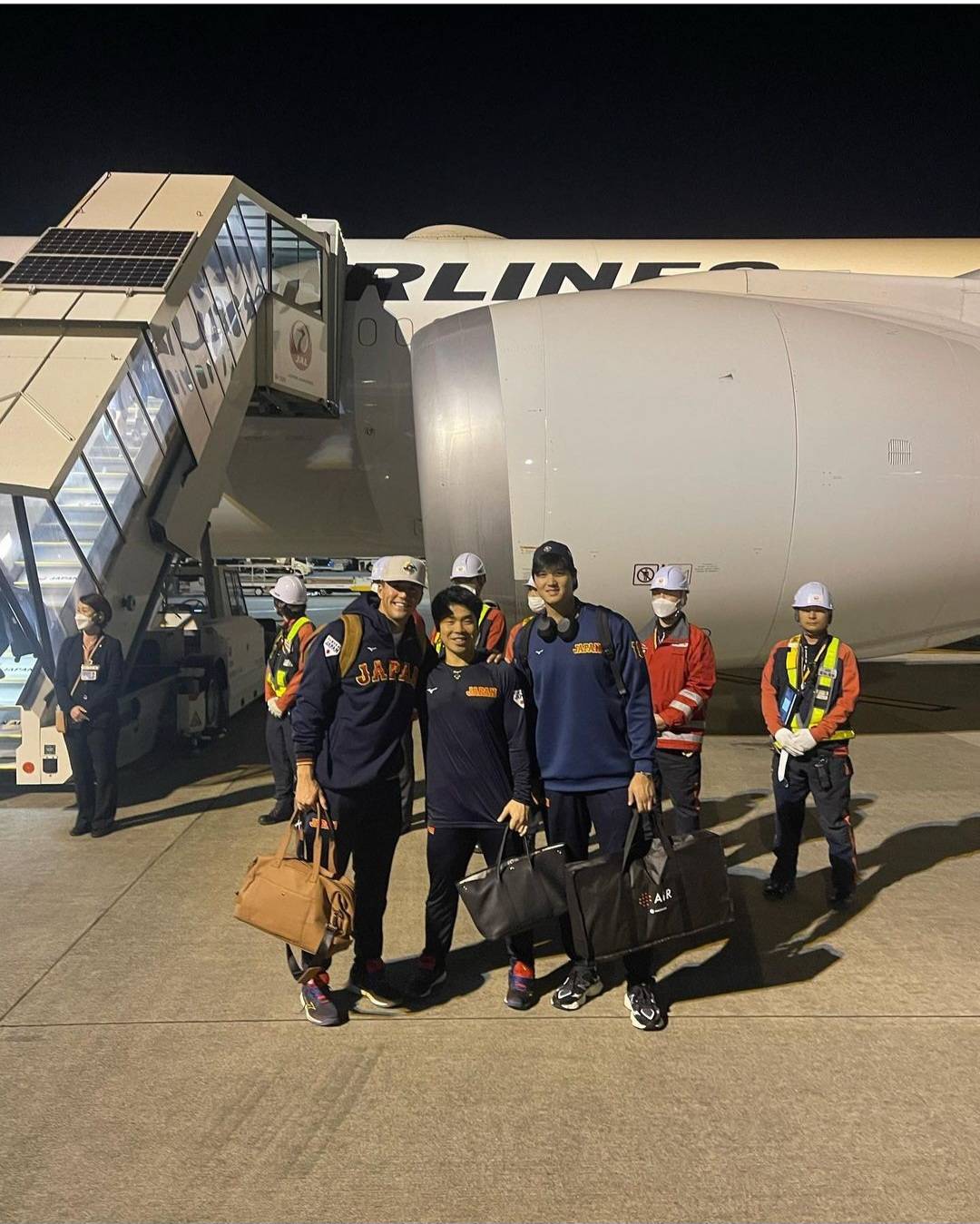 WBC》也太趕！日本隊打進4強火速移動　從東京巨蛋直奔機場飛美國