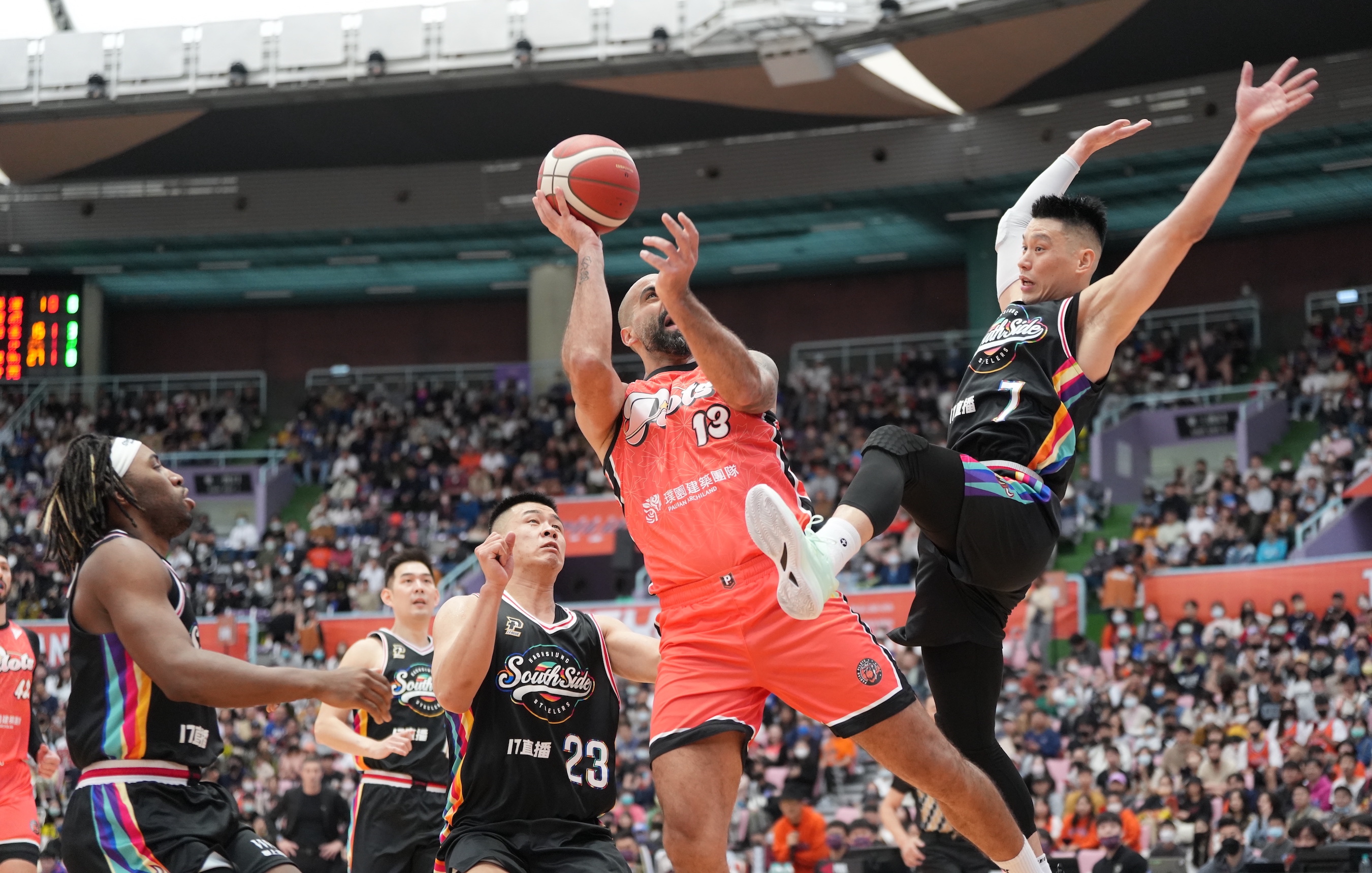 互相鼓勵相信　林書豪呂政儒聯手12顆三分彈