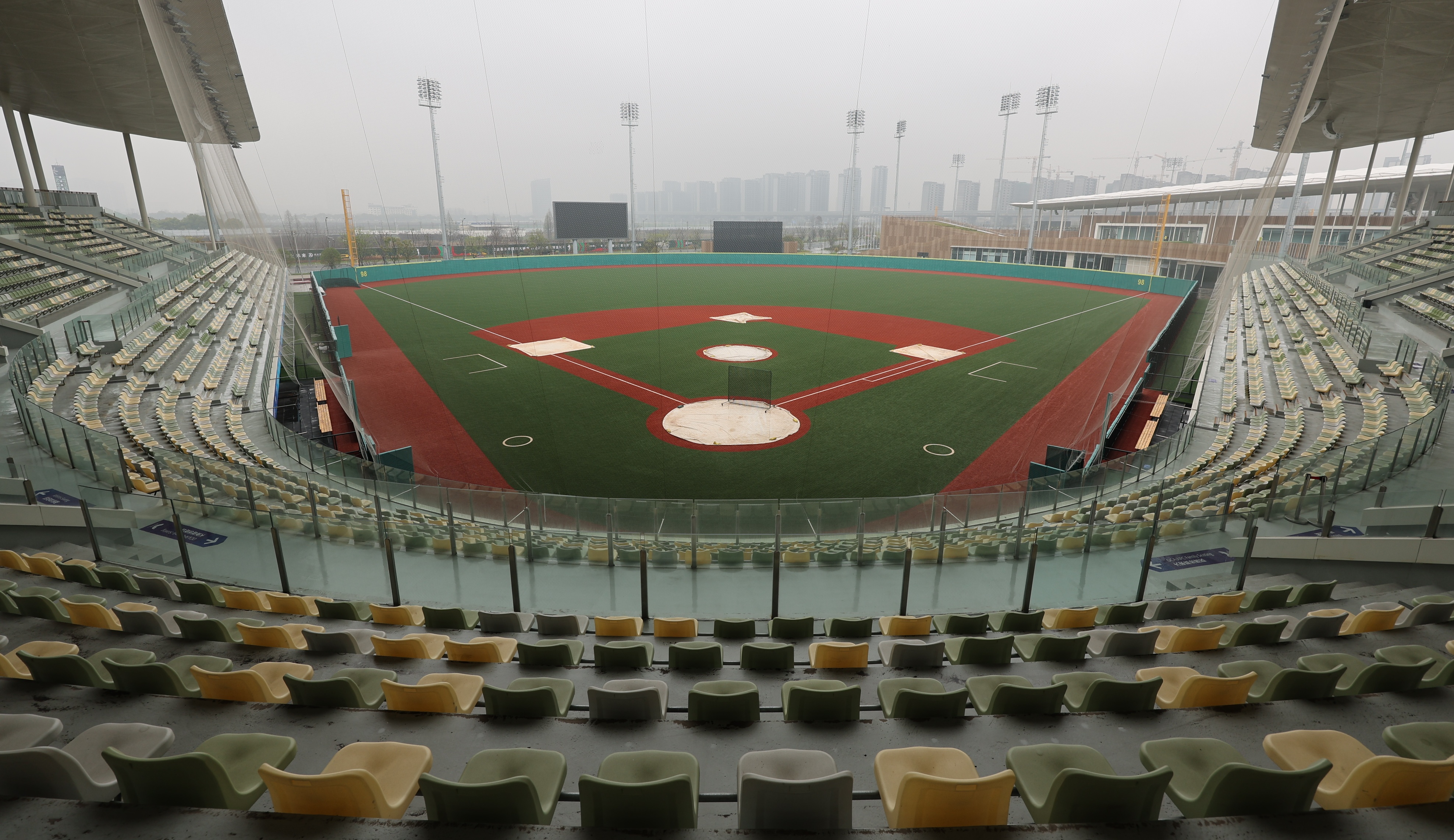 亞運棒壘球場斥資18億人民幣　人工草皮考驗選手適應度