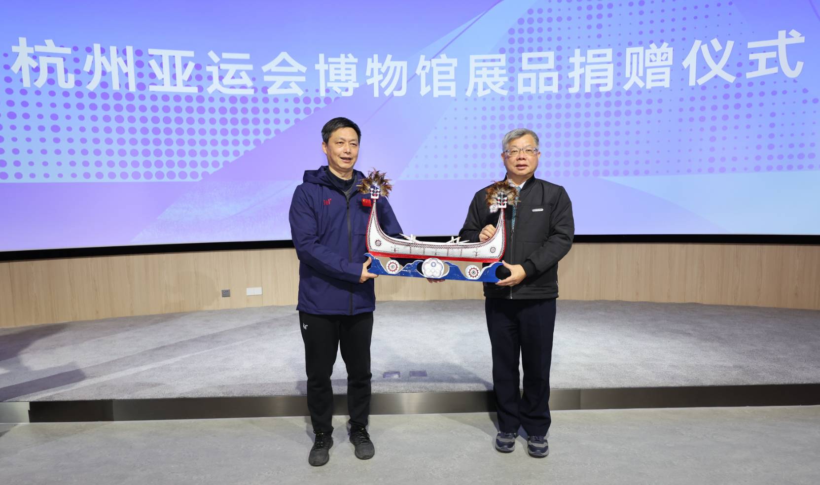 中華奧會贈杭州亞運博物館展品　達悟族獨木舟象徵熱情團結