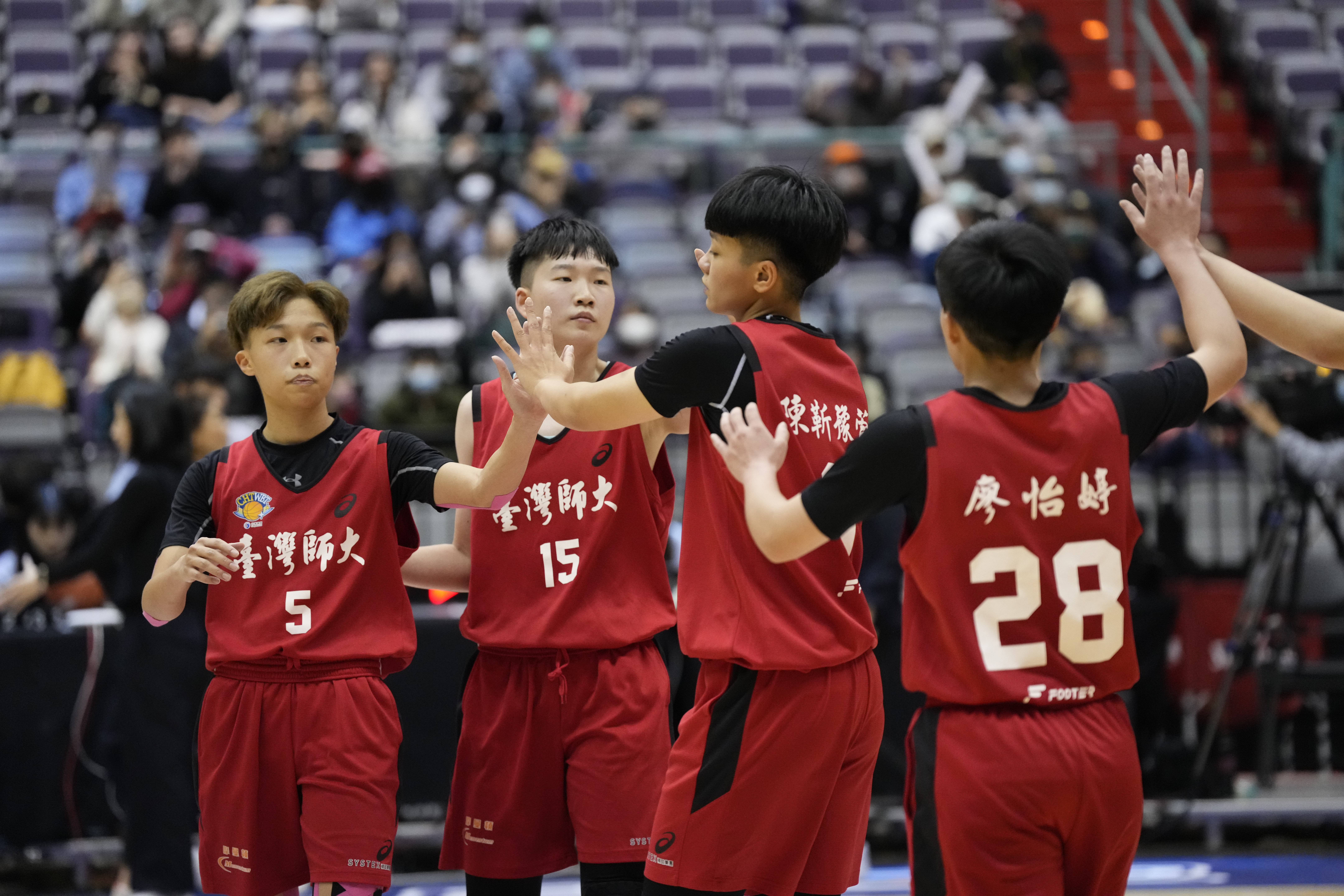 台師女籃拿季軍　佛光明年迎外籍生