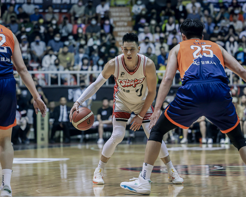 15助攻讚團隊、防守歸功教練團　林書豪：想跟鄭志龍當隊友